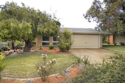 Family Friendly In Brentwood Secondary Zone! Picture Family Friendly In Brentwood Secondary Zone! Picture