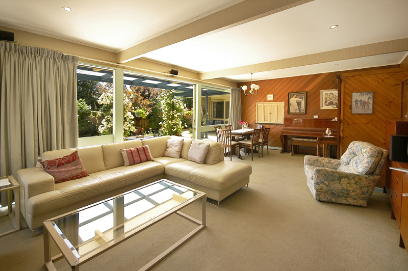 Quiet Cul-De-Sac Location! Picture 2