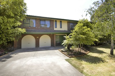 Family Living In The Golden Mile Picture