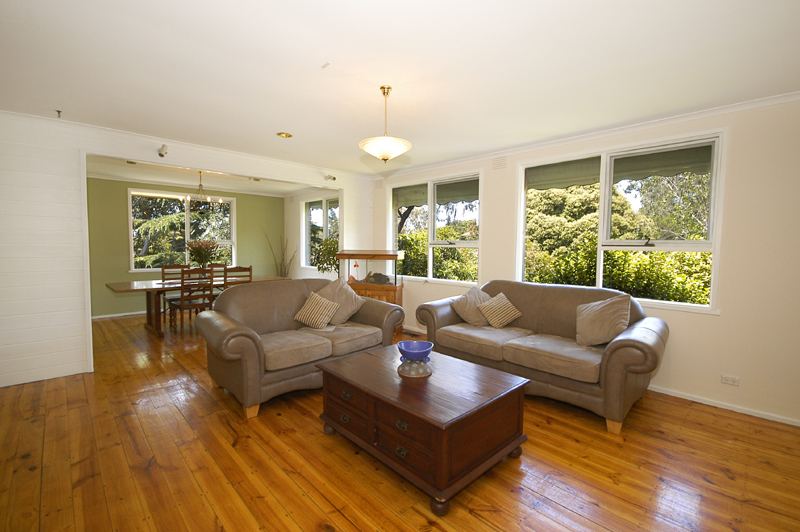 Family Living In The Golden Mile Picture 2