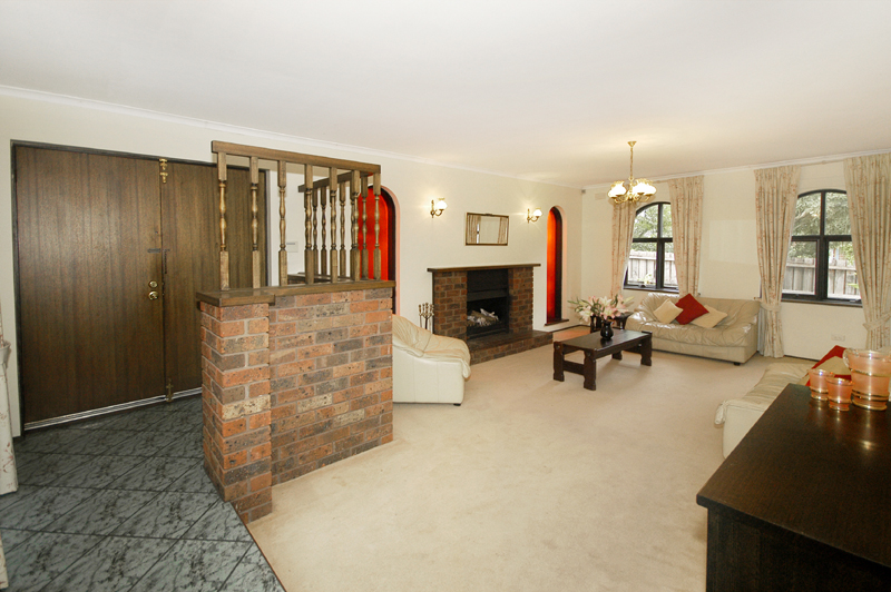 Generous Family Living In The Golden Mile! Picture 3