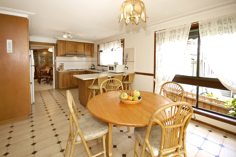 Multi level family home with views Picture 3