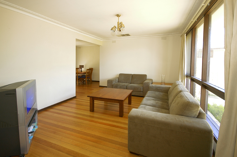 Affordable Plus Court Location! Picture 2