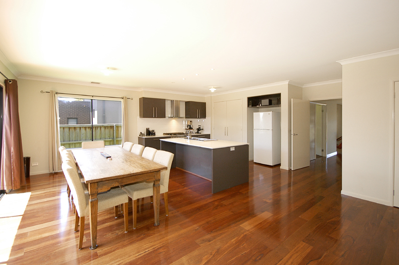 6 Star Henley In Waverley Park Estate! Picture 3