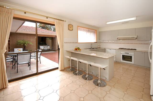 PICTURE PERFECT Picture 3