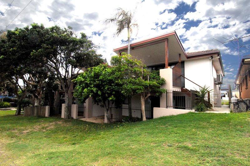 WOOLI HOLIDAY UNITS - GONE SURFING Picture 2