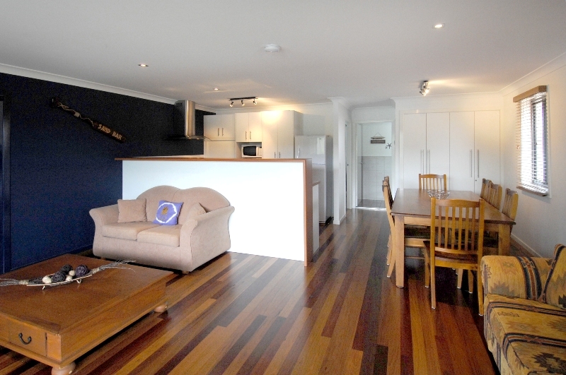 WOOLI HOLIDAY UNITS - GONE SURFING Picture 3