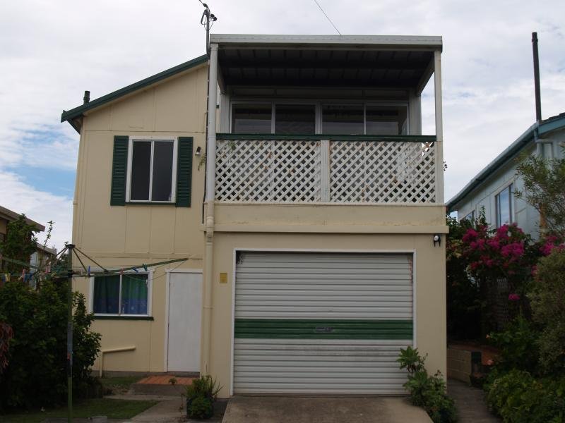 ANNIESEASCAPE Picture 1