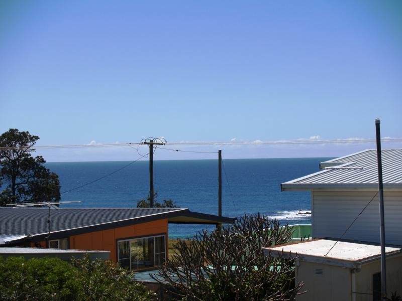 MINNIE MANOR Picture 3