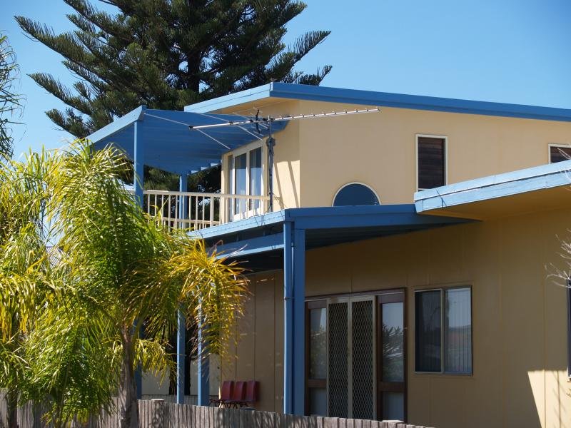 MINNIE MANOR Picture 2