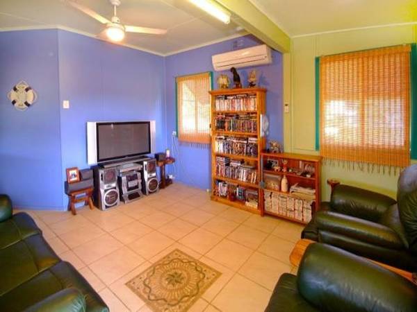 COLOURFUL CARRABOI ... OWNER COMMITS ELSEWHERE ... Picture 3