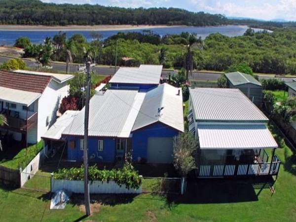 COLOURFUL CARRABOI ... OWNER COMMITS ELSEWHERE ... Picture 2