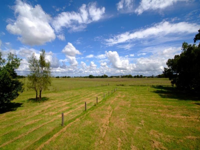 Riverfront - Country Style Picture