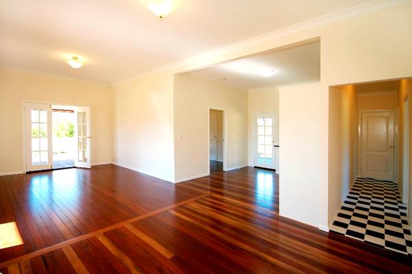 REDUCED TO MEET THE MARKET.....VENDOR MUST SELL!! Picture