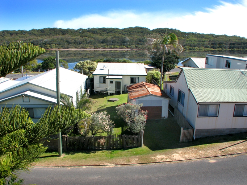 ALL GENUINE OFFERS CONSIDERED - ACT FAST! Picture 1