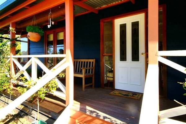 DELIGHTFUL COTTAGE ON COASTAL ACREAGE WITH PRIVATE SPRING FED BILLABONG Picture