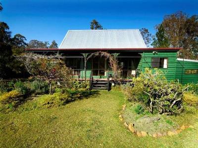 PILLAR VALLEY COTTAGE ON ACREAGE Picture