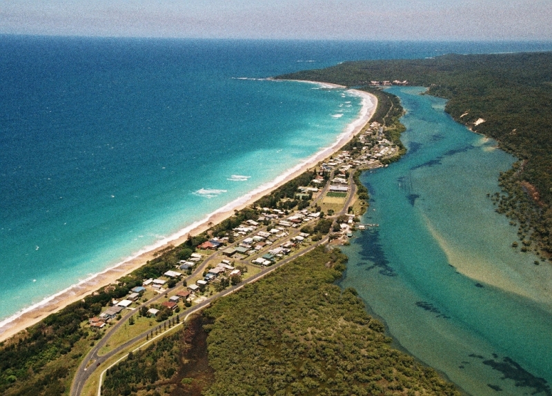 1/4 acre (approx) of beachside vacant land....your own blank canvas! Picture 1