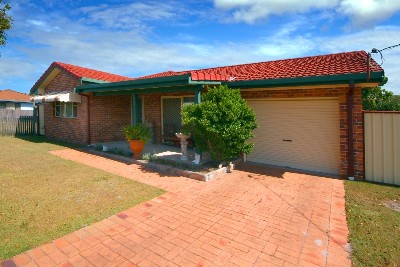 VENDOR HAS DECLARED... 'REDUCE AND SELL!' Picture