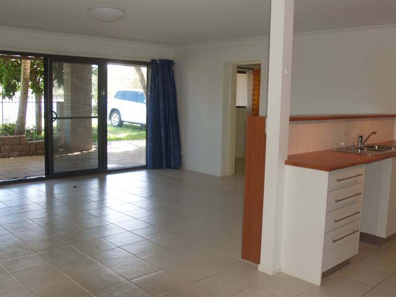 FOR RENT- RIVER SIDE UNIT Picture 3