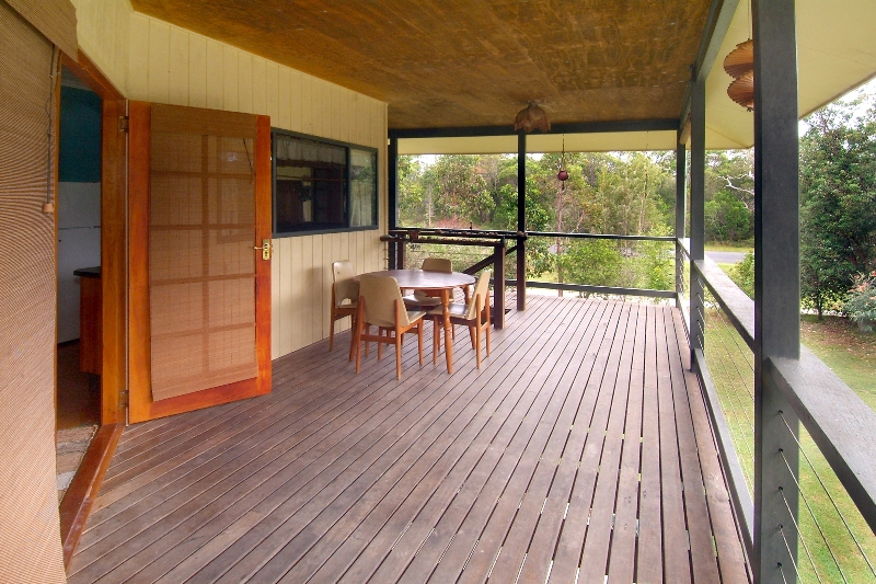 Tree-tops......a bird watches paradise! Picture 3