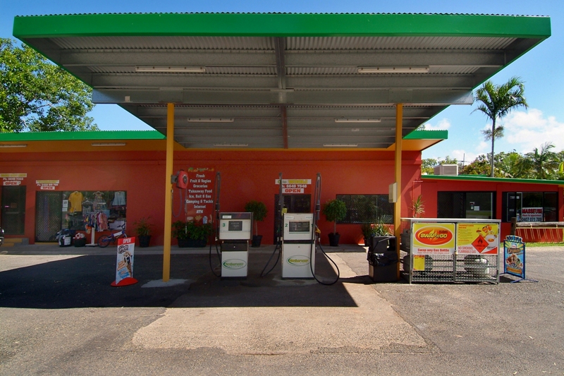 Coastal Convenience Centre - Fuel, grocery, deli, video, takeaway outlet with residence. Picture 1