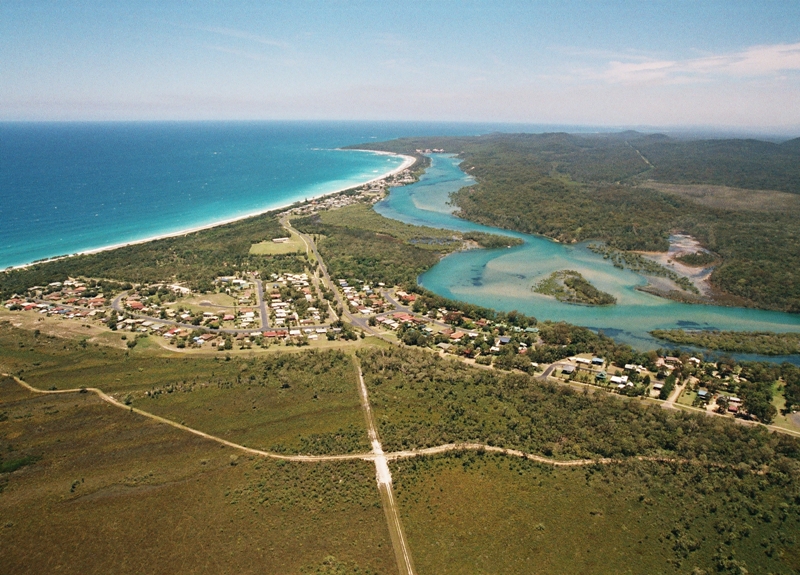 HUGE CORNER BLOCK....YOUR BEACHSIDE BLANK CANVAS Picture 3