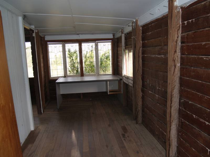 Quaint Rural Cottage Picture 3