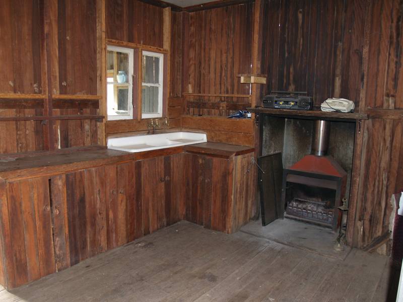 Quaint Rural Cottage Picture 2