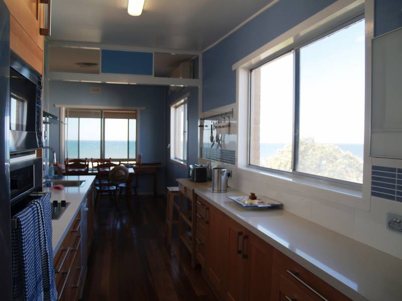 OCEAN ESCAPE Picture 2