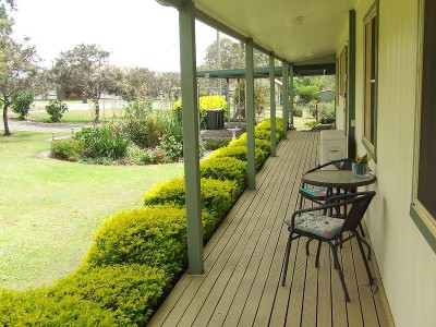 Neat House, Big Shed, Pretty Garden Setting & POOL! Lady Owner Says SELL...I Have Things To Do! Picture