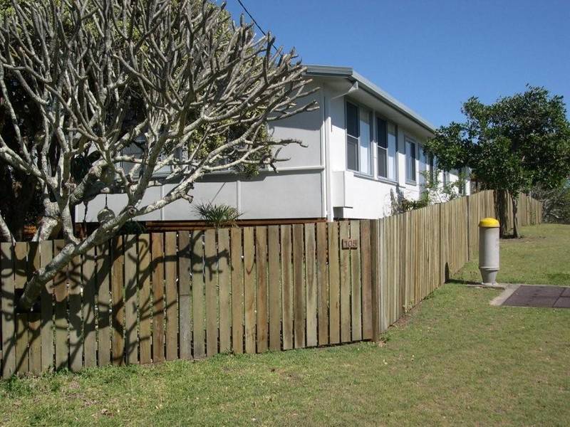 SAMS BEACH HOUSE Picture 2