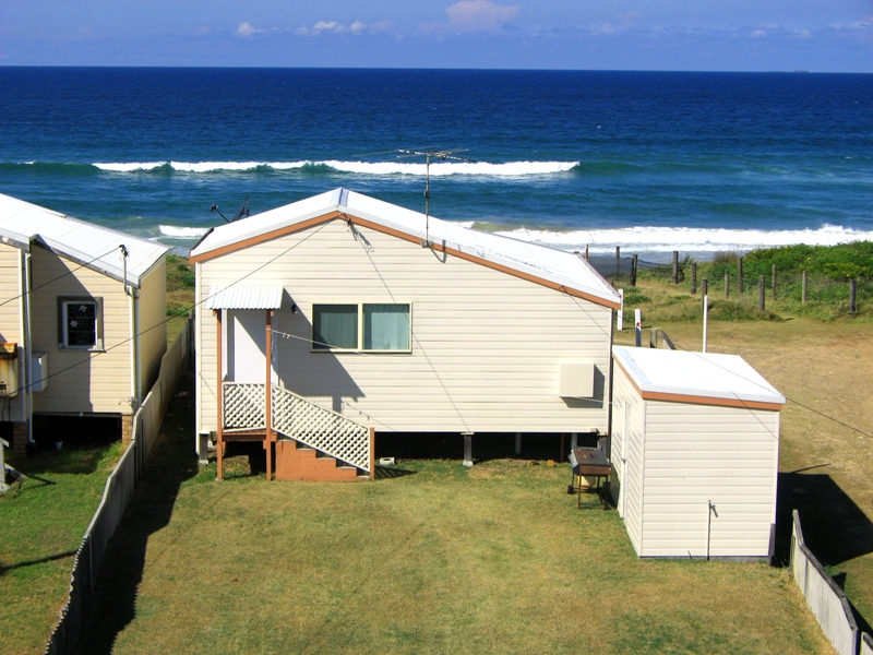 Absolute Beachfront Development Opportunity. Picture 1