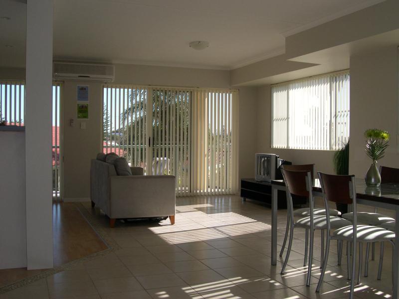 "Beachside" 4 / 17 Beach Street, Tuncurry Picture 3