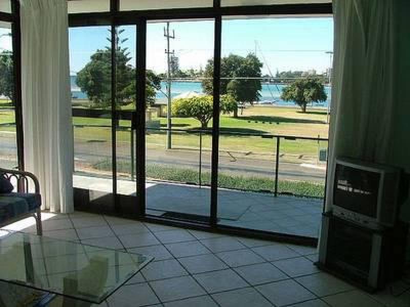 "Oxley" 5 / 12 - 14 Manning Street, Tuncurry Picture 2