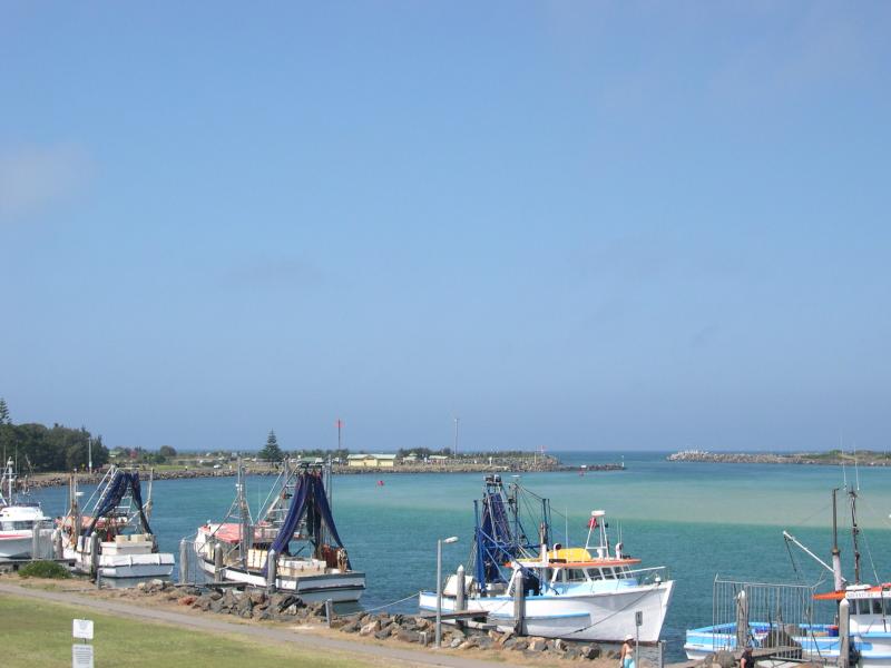 "Solaire 5" 7-11 Wharf St Tuncurry Picture 2