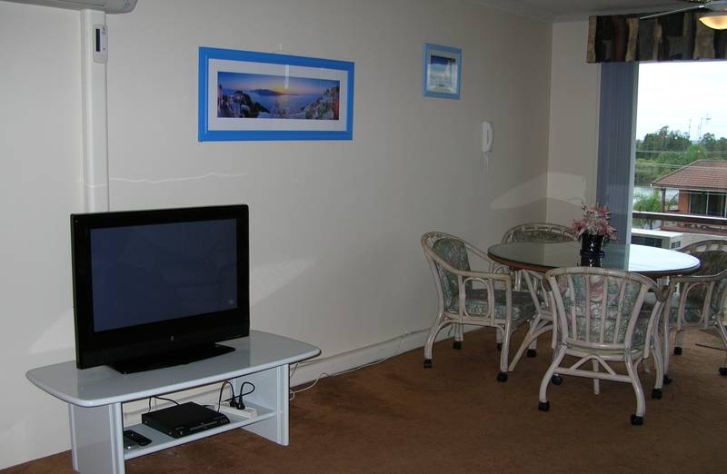 "Wrestpoint" 7 / 33 Point Road, Tuncurry Picture 3