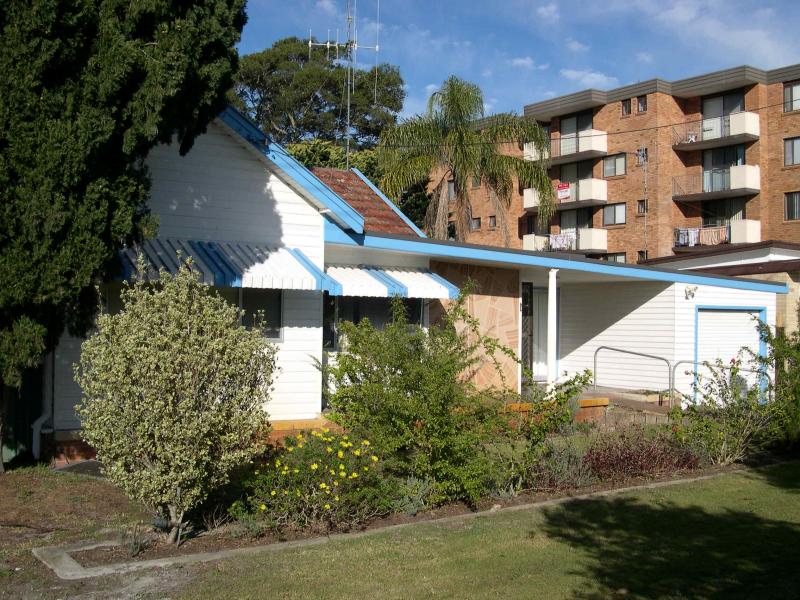 11 PEEL STREET, TUNCURRY Picture 1