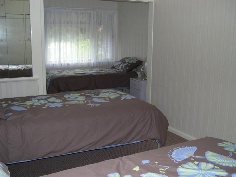 11 PEEL STREET, TUNCURRY Picture 3