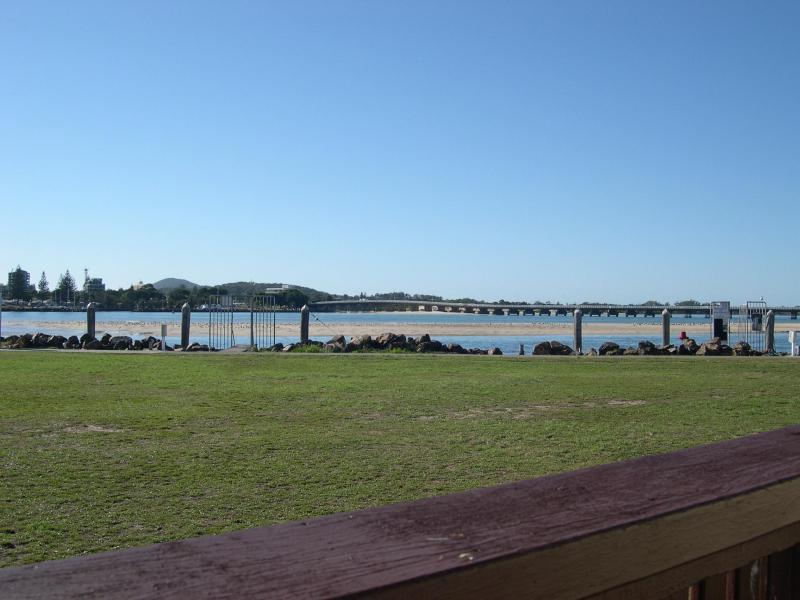 2 Rockpool Rd, Tuncurry Picture 2