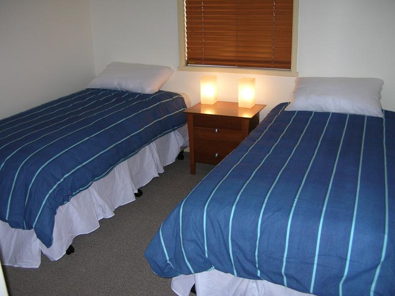 Unit 1 "Queenscliff" 27 Parkes St Tuncurry Picture 3