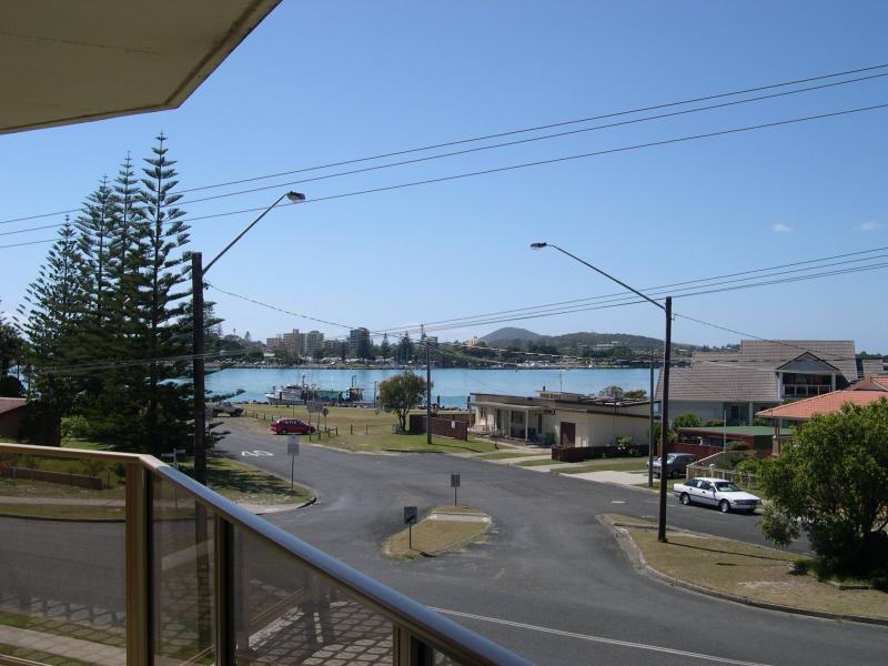 Unit 3 'The Anchorage' 31 Wharf St, Tuncurry Picture 2