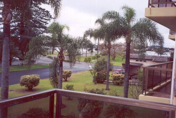 Unit 4 "Lakebridge" 4-6 Taree Street, Tuncurry Picture Unit 4 "Lakebridge" 4-6 Taree Street, Tuncurry Picture