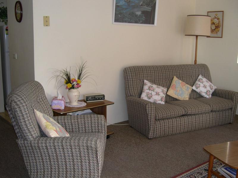 Unit 4 "Stillwaters" 3-5 Wharf Street, Tuncurry Picture 2