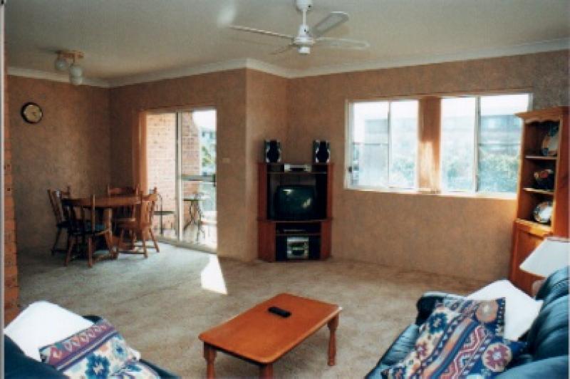 Unit 6 "St James" 30 Wharf Street, Tuncurry Picture 2