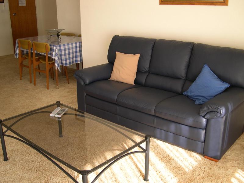 Unit 8 "Bowling Greens" 36 Wharf St, Tuncurry Picture 3