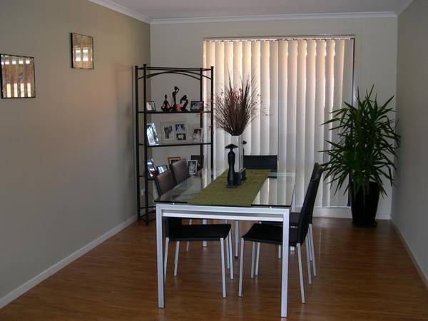 Close to beaches & shops Picture 3