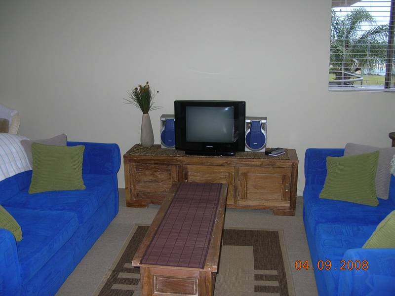 Champagne Court 7 Picture 3