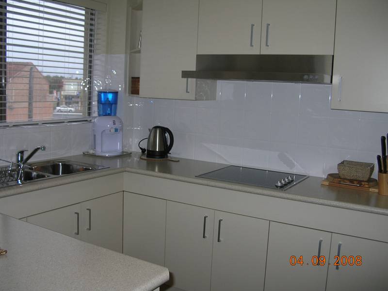 Champagne Court 7 Picture 2