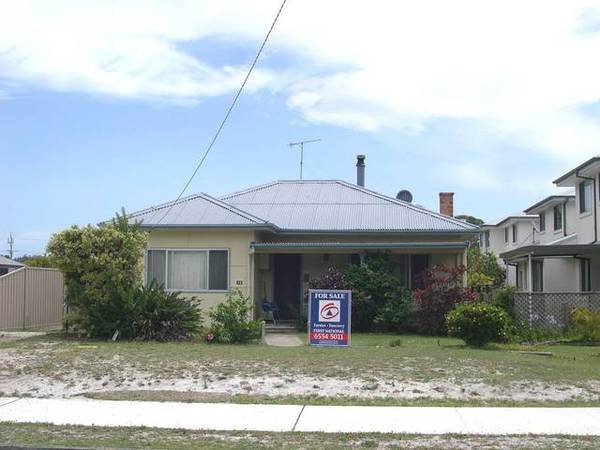 Old Cottage on Great Parcel of Land Picture 1